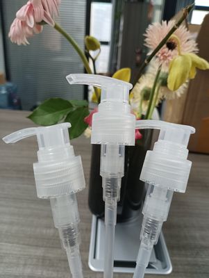 مضخة لوشن 24 410 28 410 بلاستيك PP مضخة سائل غسل اليدين نوع الدفع لولبي