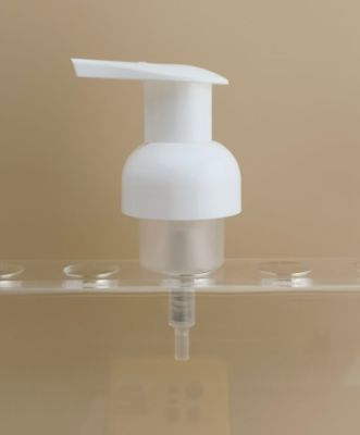 مضخة الرغوة البلاستيكية البيضاء للزجاجات الشامبو